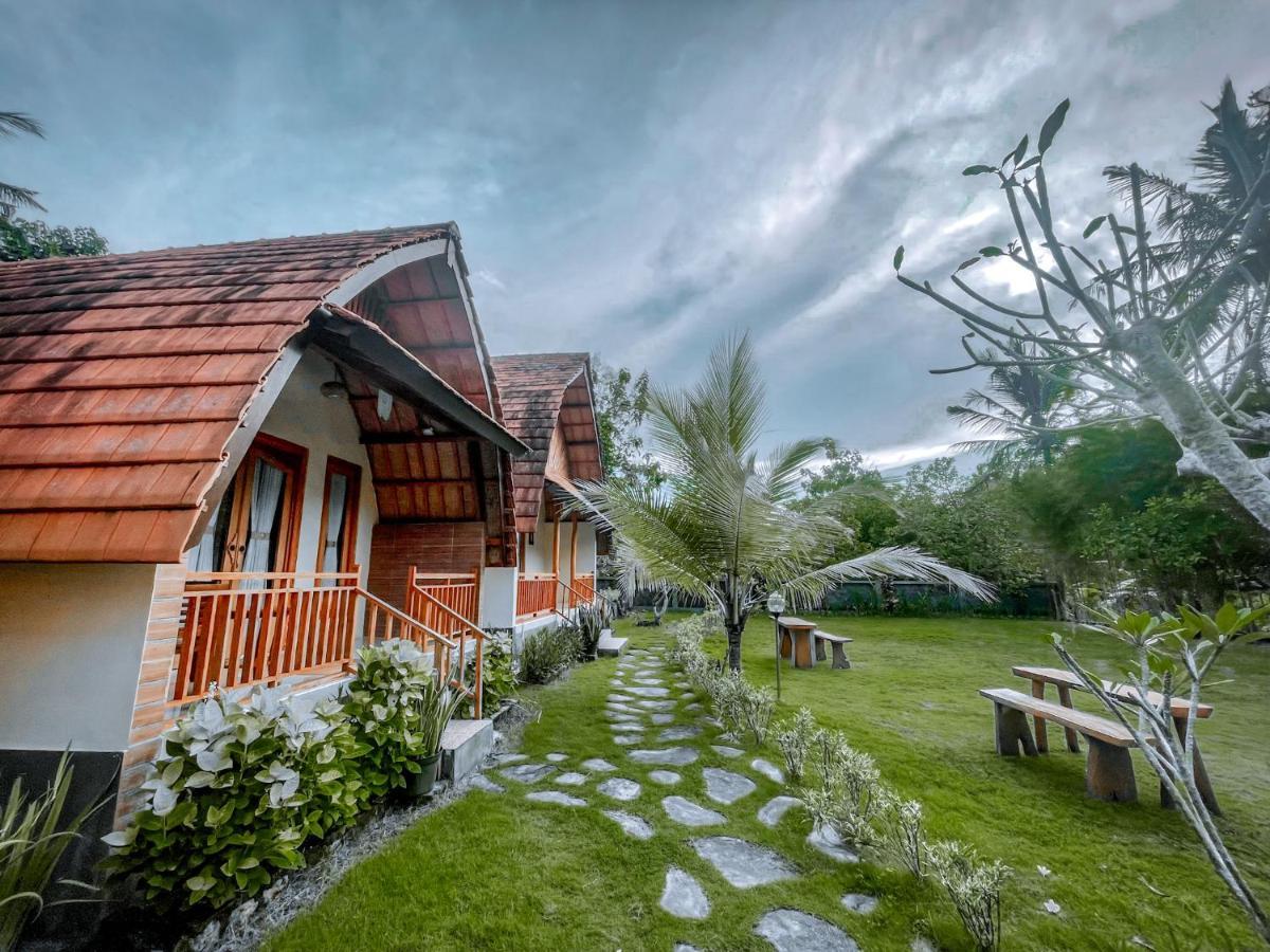 Mertha Sari Resto & Bungalow Klungkung Exterior photo