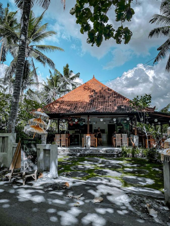 Mertha Sari Resto & Bungalow Klungkung Exterior photo
